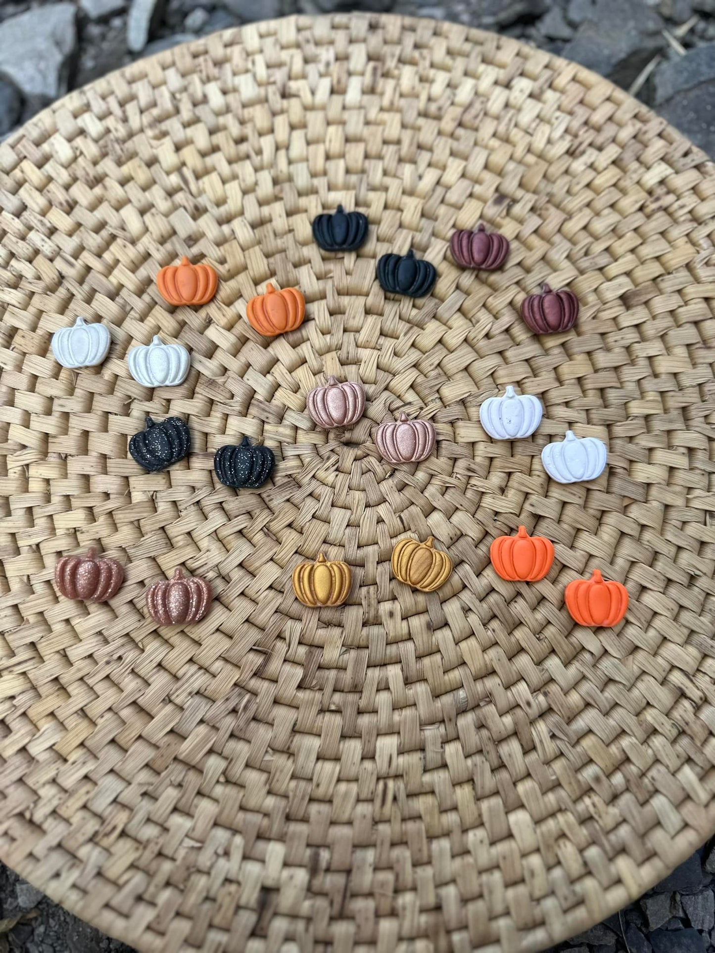 _Gift_Glitter pumpkin stud earrings