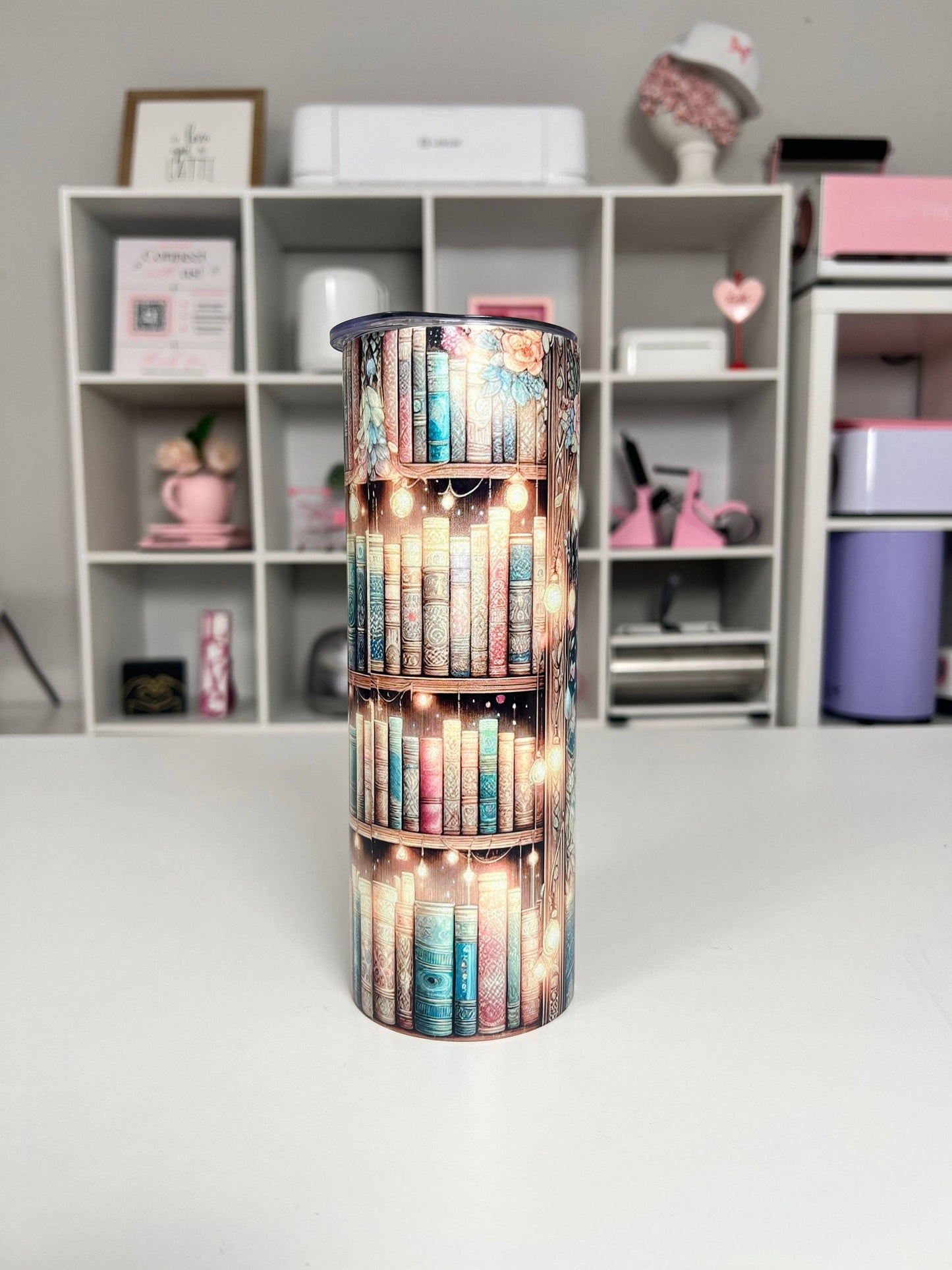 Reading is Dreaming 20oz tumbler, Book quencher, Book Lover 20oz custom tumbler