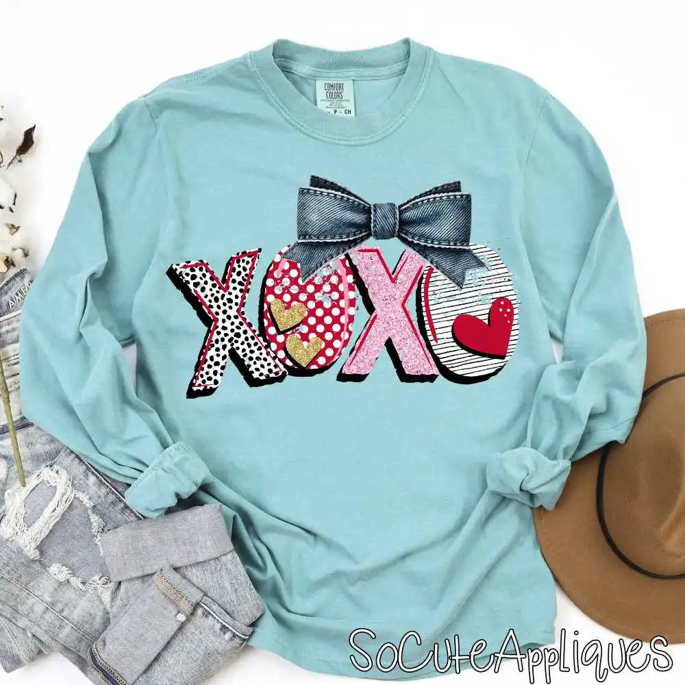 XOXO bow