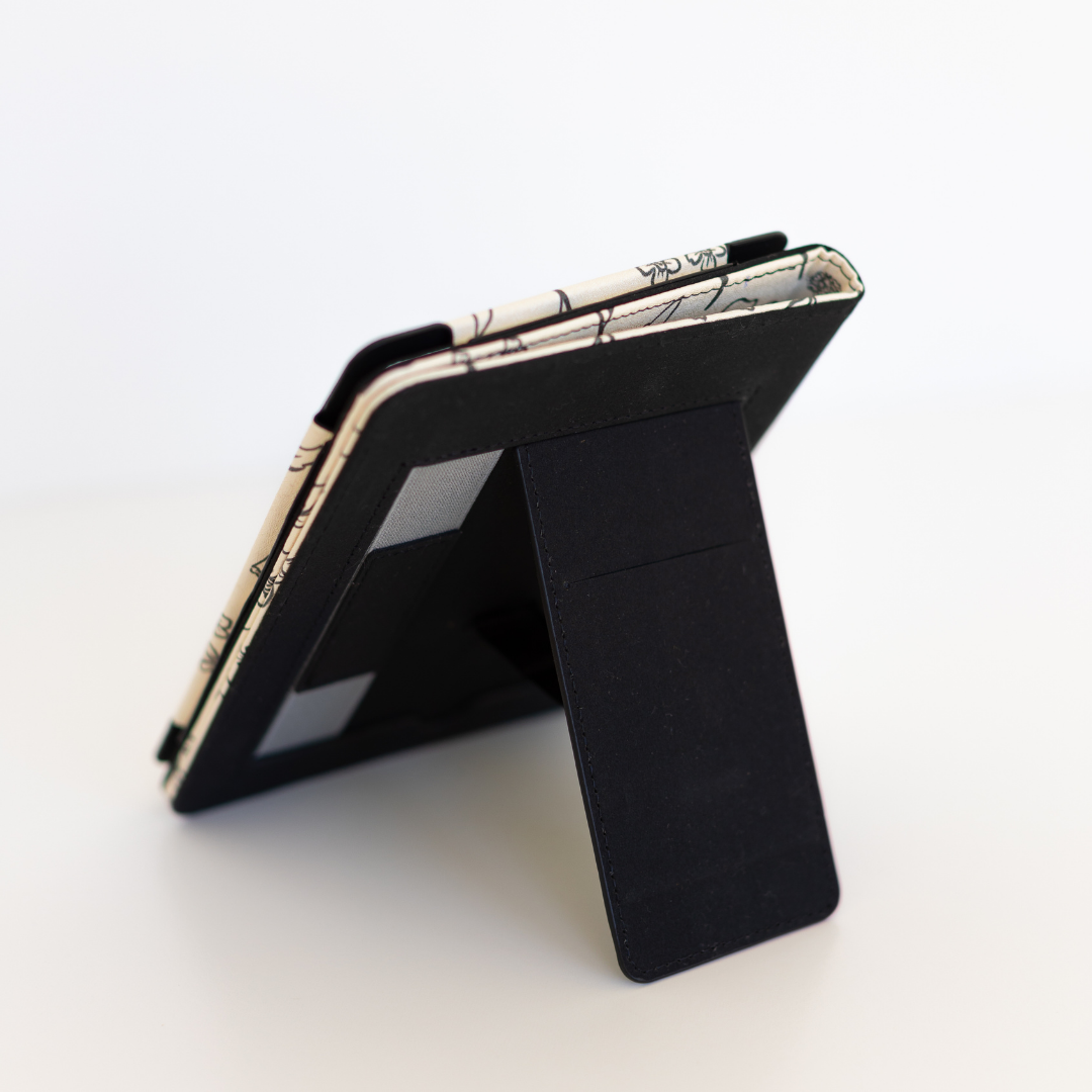 Pressed Floral Kindle Case | Bookish & Reading: Kindle (11th Generation)